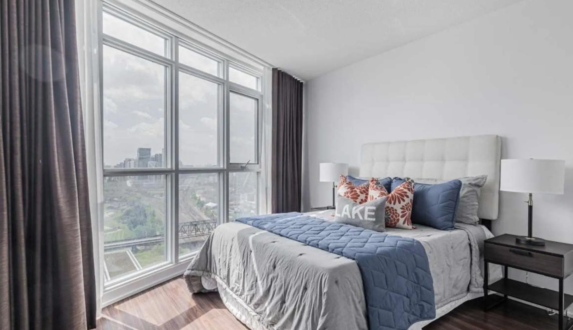 Apartment Central Downtown Toronto Condo