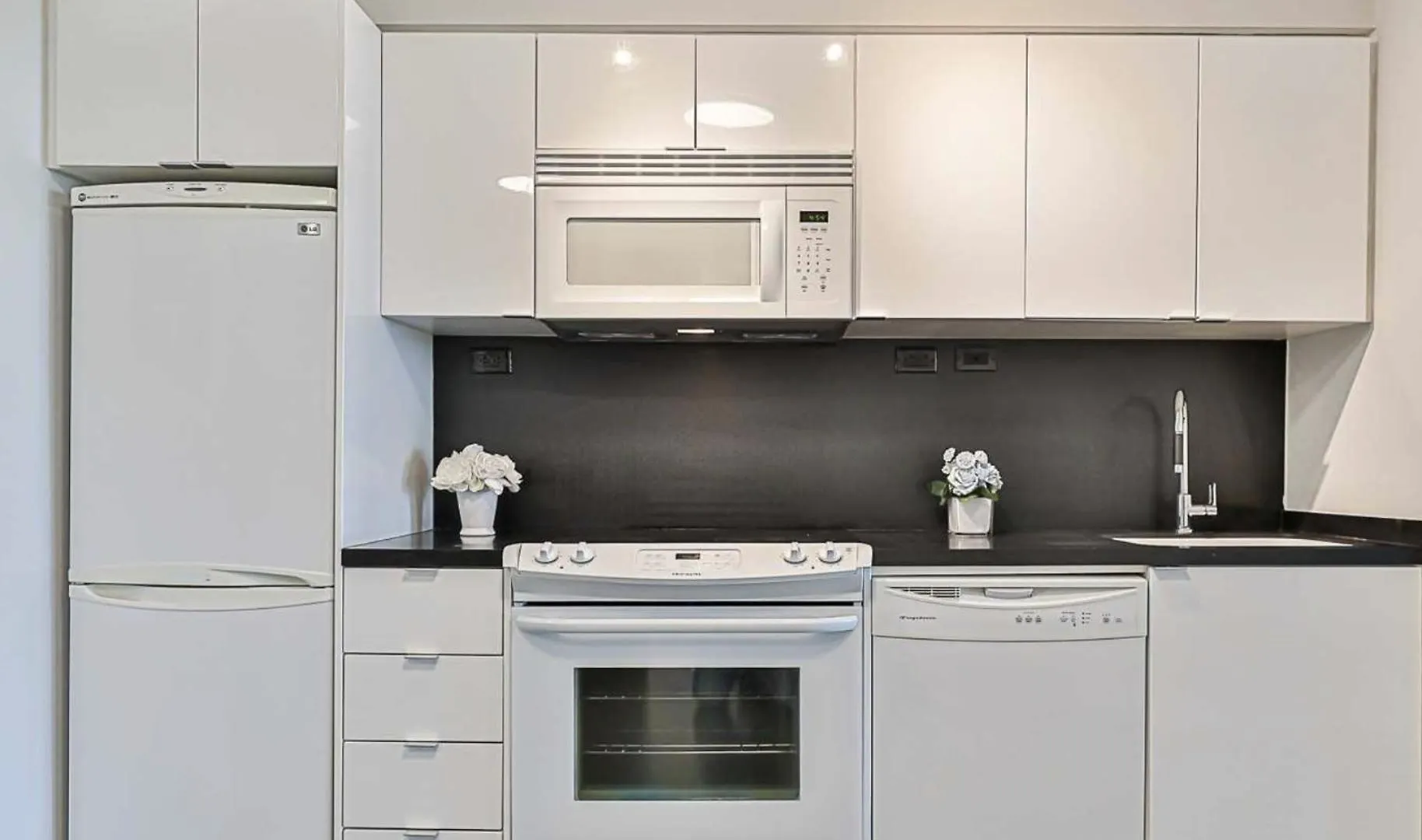 Central Downtown Toronto Condo Apartment
